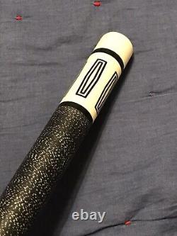 Vintage Joss Custom Design Pool Cue with Leather Case 18.3 oz 58 3/16 Long Gray